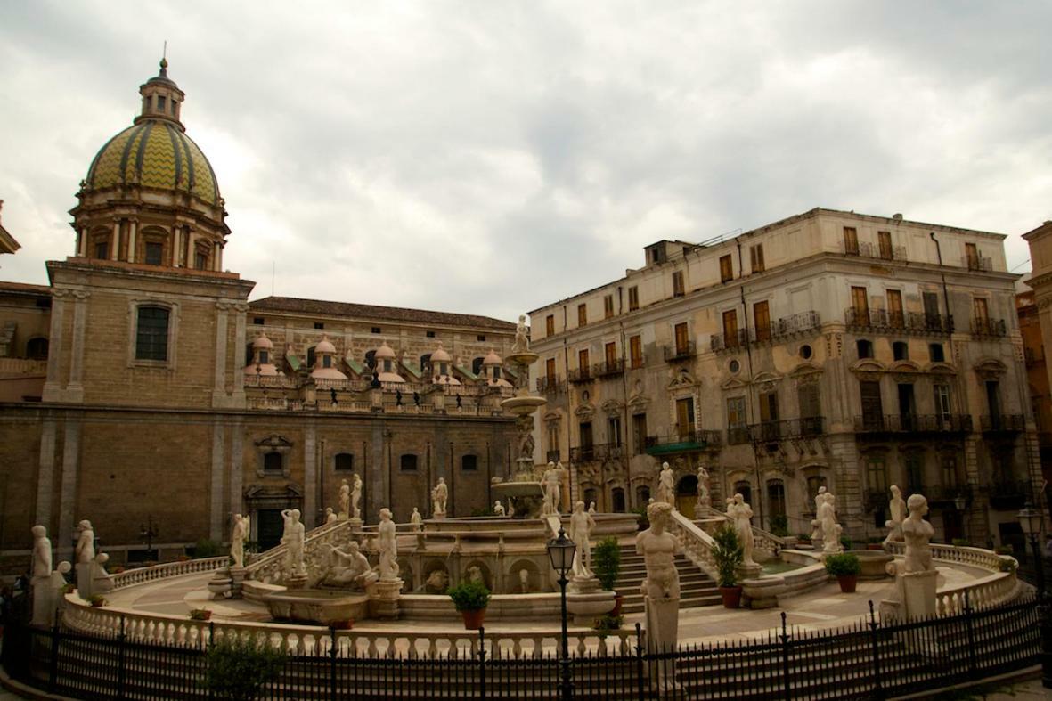 Terminal Bus Cairoli Palermo Exterior foto